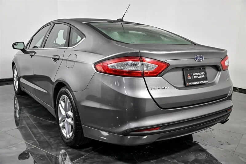 Used 2013 Sterling Gray Metallic Ford SE image 7