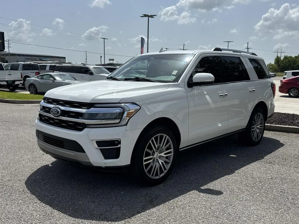 Certified Used 2022 Star White Ford Limited image 3