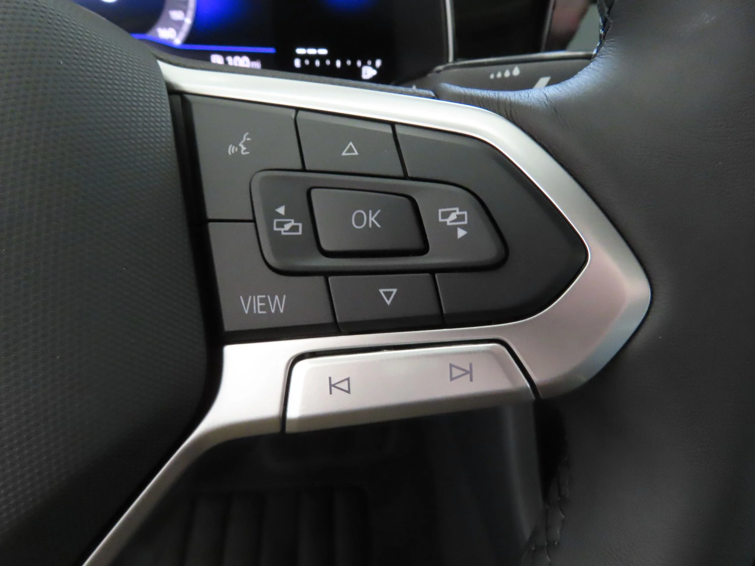 New 2026 Black Volkswagen 1.5T SE image 13