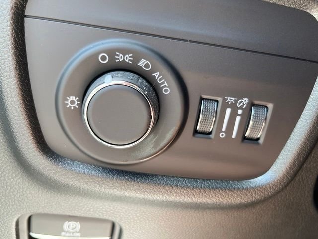 New 2026 Baltic Gray Metallic Clear-Coat Exterior Paint Jeep Laredo X image 38