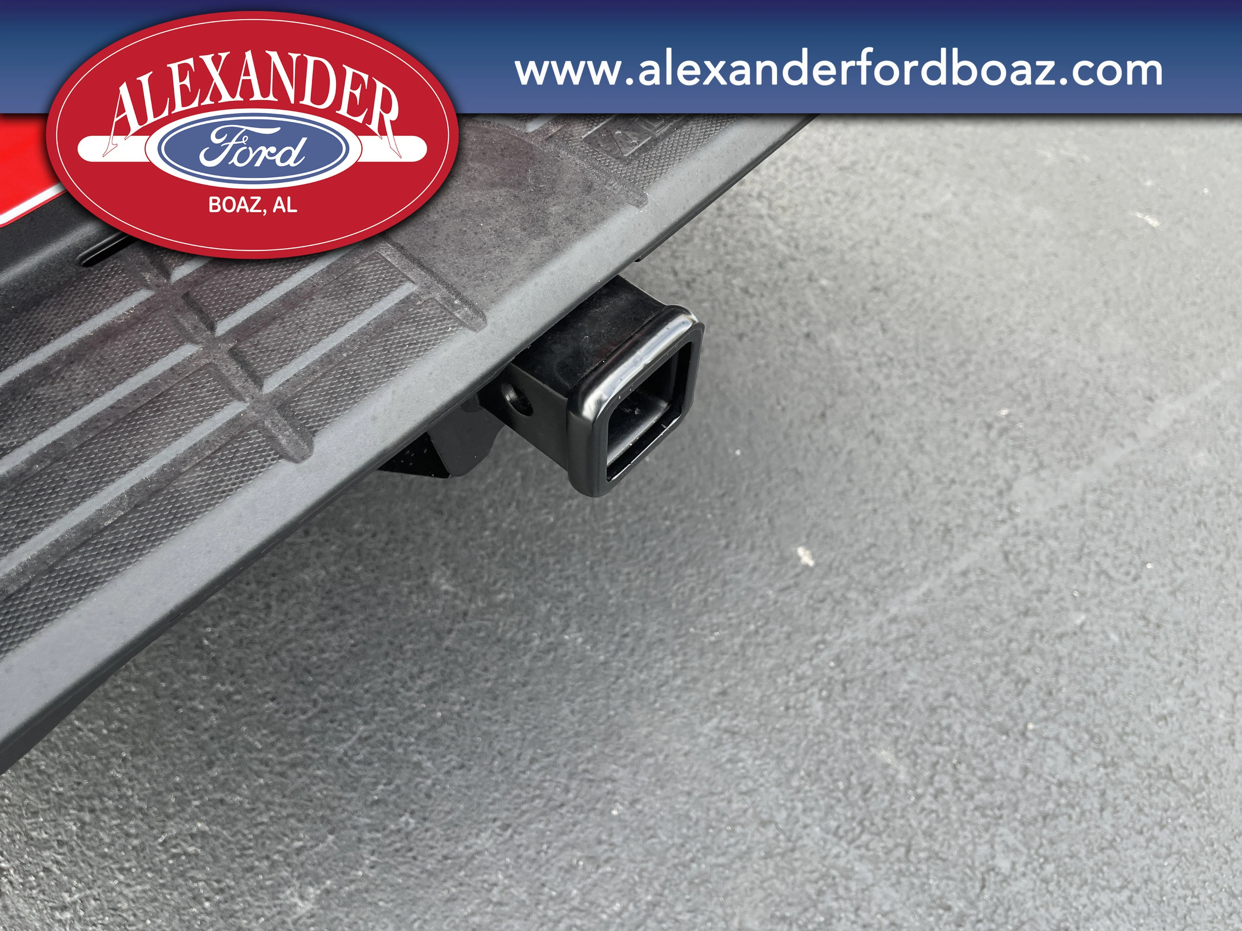 New 2025 Shadow Black Ford XLT image 8