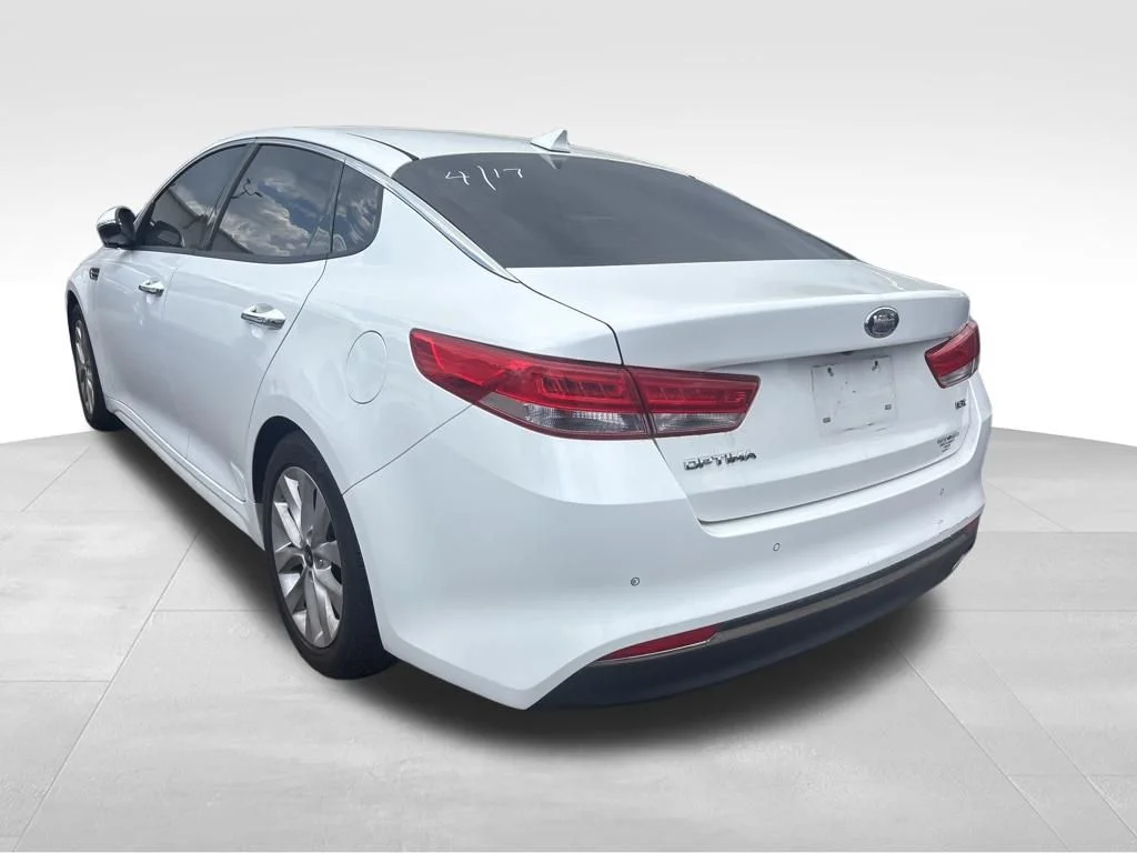 Used 2018 White Kia EX image 14
