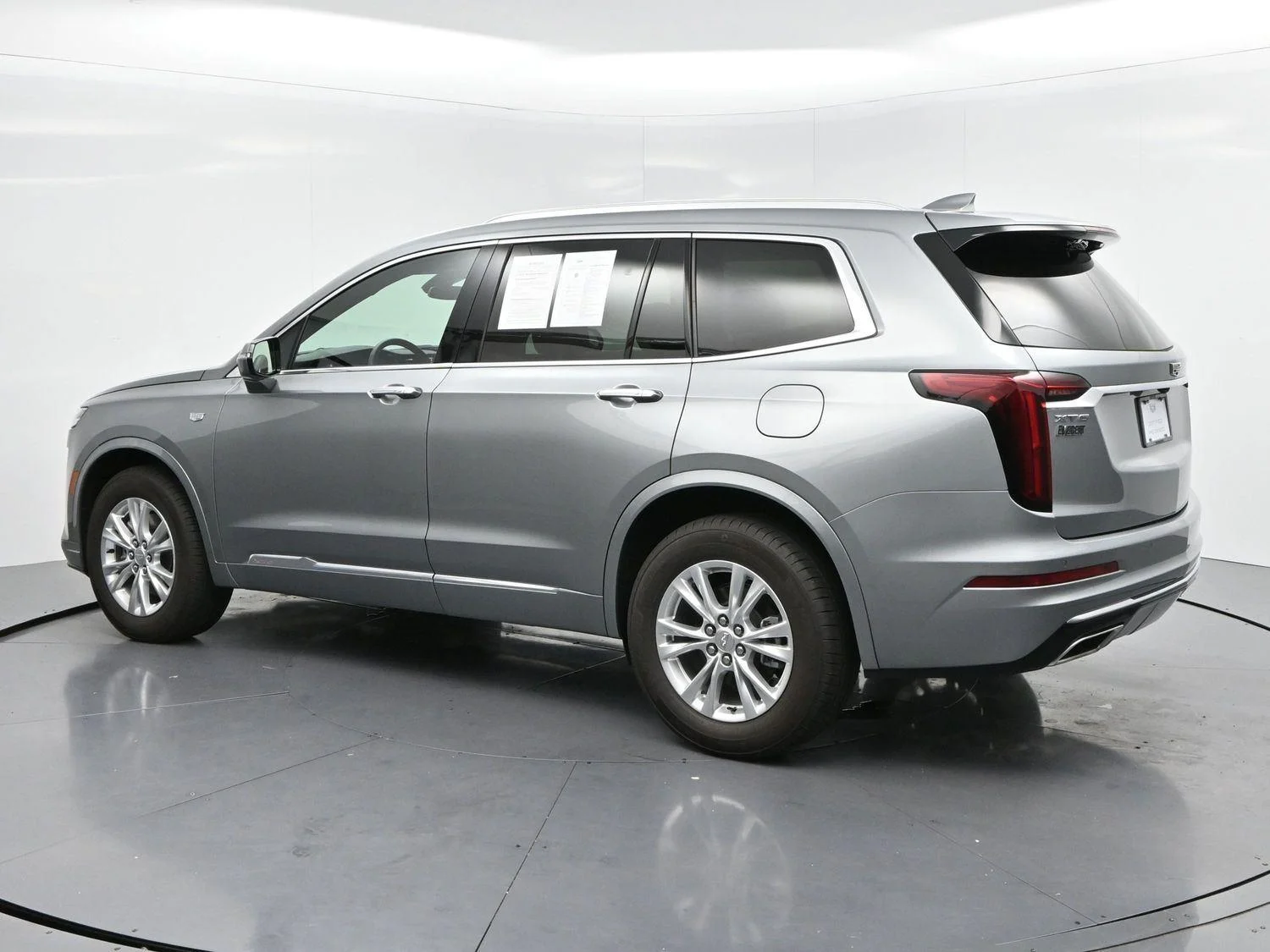 Used 2025 Argent Silver Metallic Cadillac Luxury image 5
