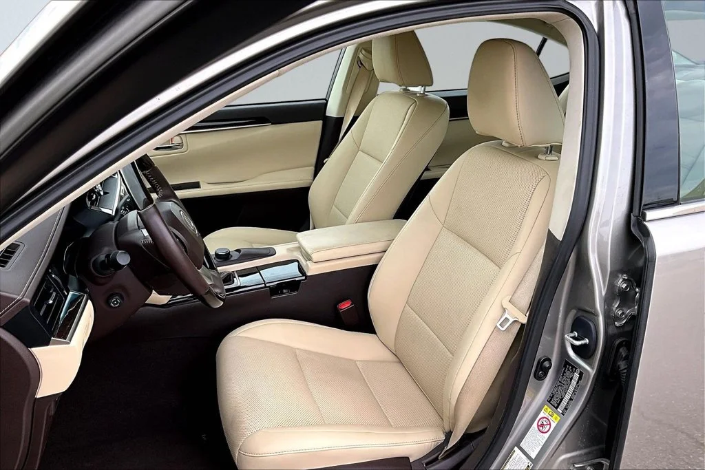 Used 2017 Silver Lexus 350 image 23