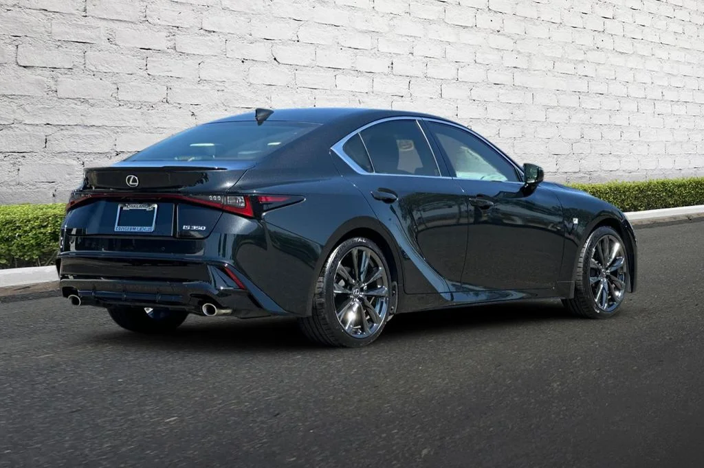 2023 Lexus IS 350 F SPORT - Photo 4