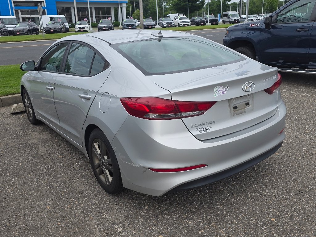 Used 2018 Silver Hyundai Value Edition image 4