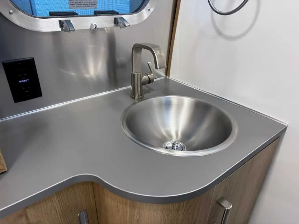 New 2027 SILVER AIRSTREAM  image 30