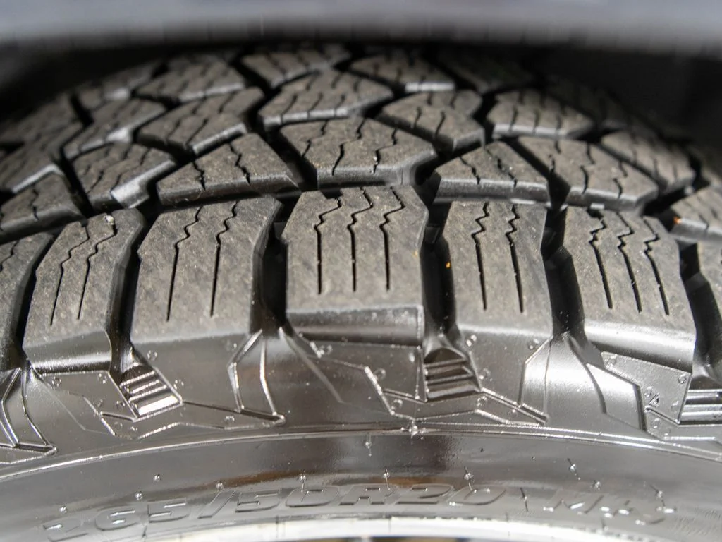 Used 2013 Gray Dodge SXT image 24