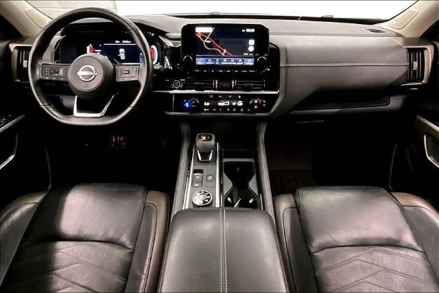 Used 2023 Super Black Nissan Platinum image 18