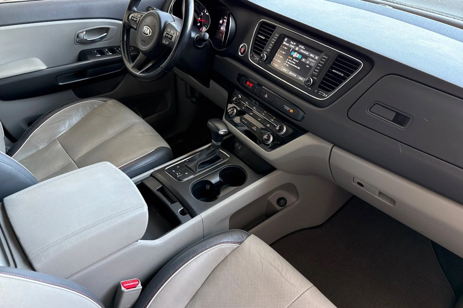 Used 2018 Black Kia LX image 17