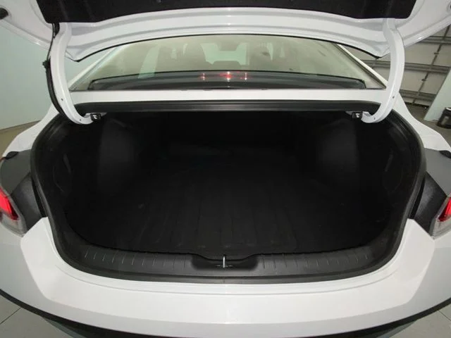 Used 2026 White Hyundai SE image 22