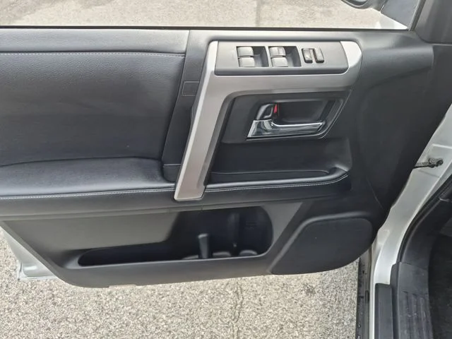 Used 2017 Silver Toyota SR5 image 12