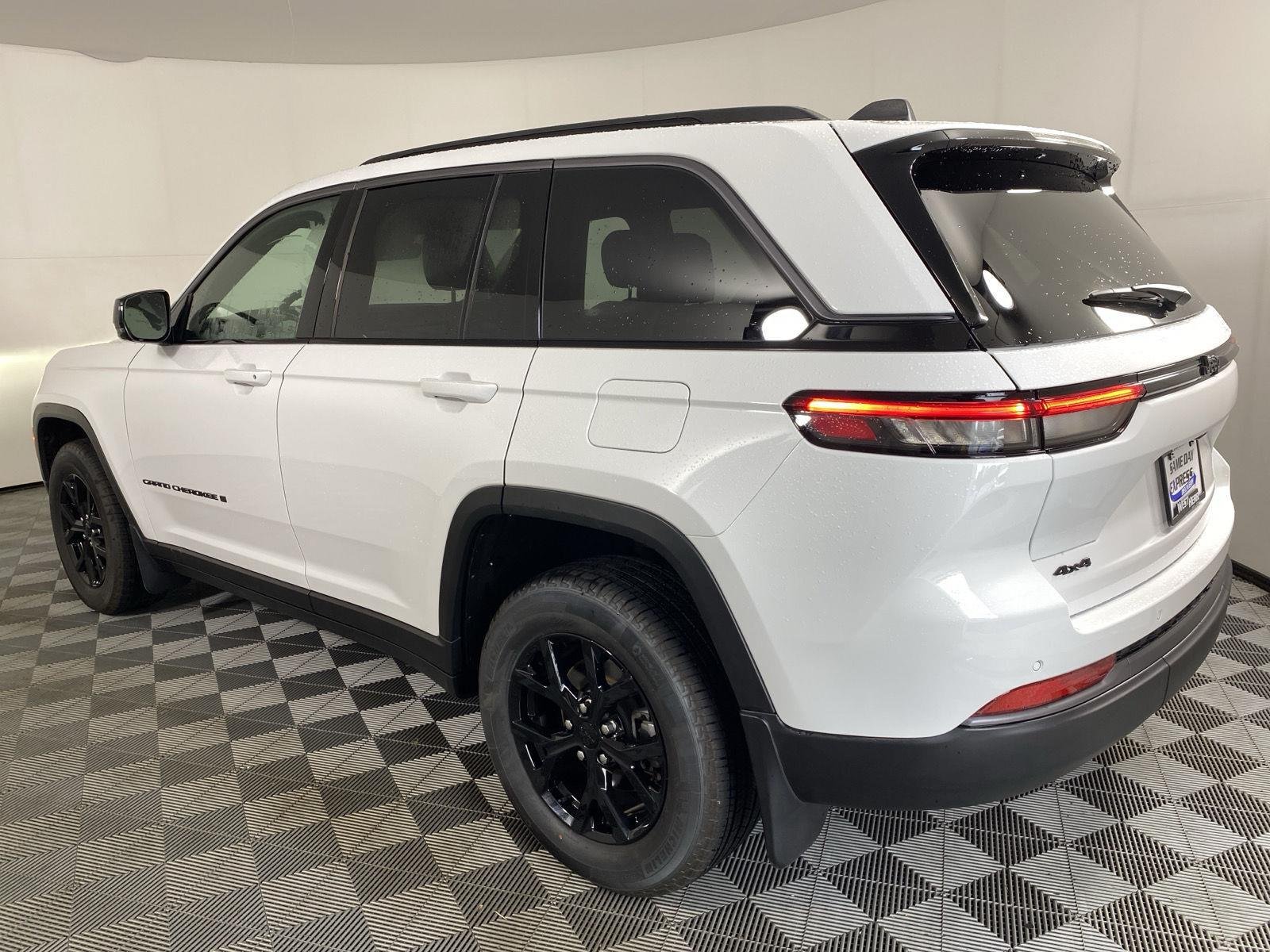 Used 2026 Bright White Clearcoat Jeep Laredo image 14