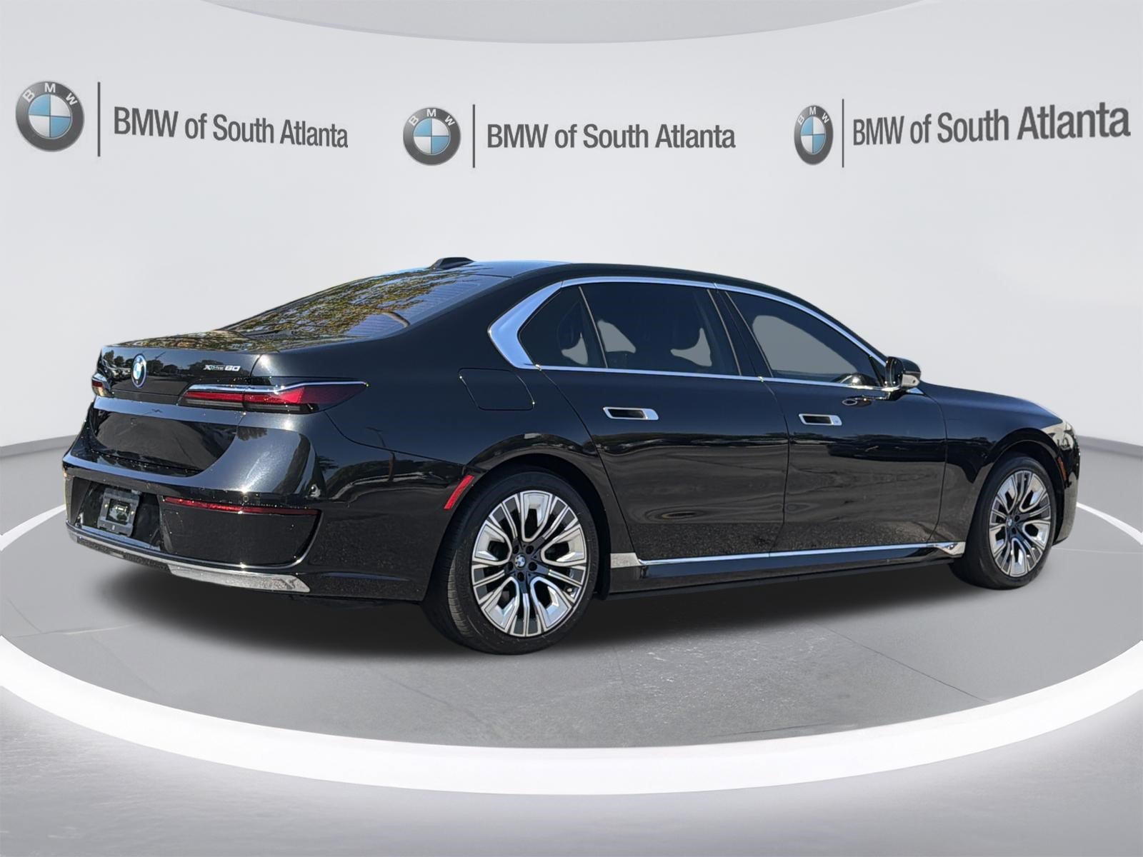 Used 2024 Black Sapphire Metallic BMW xDrive60 image 25