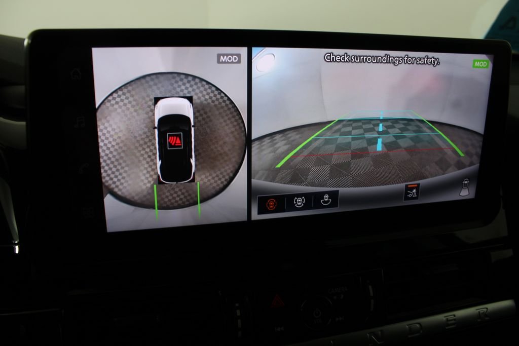 Used 2026 Green Nissan SL image 32