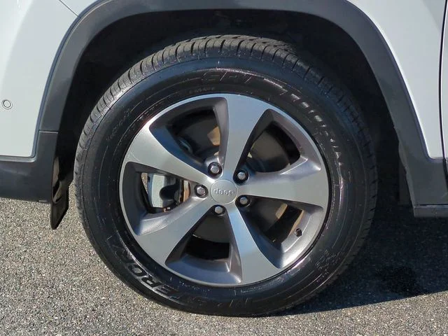Used 2022 White Jeep Limited image 11