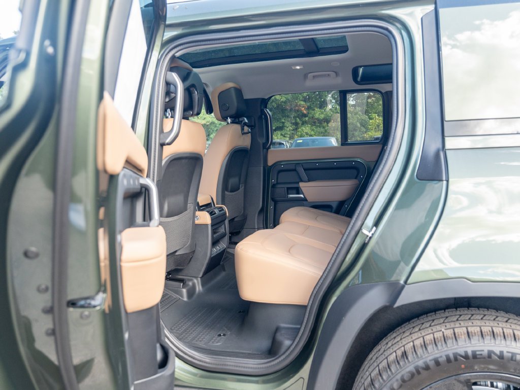 New 2026 Woolstone Green Land Rover S image 21