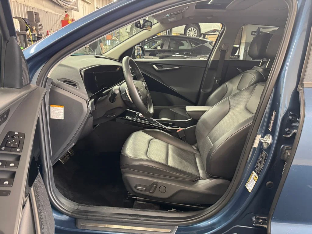 Used 2023 Blue Kia SX image 22