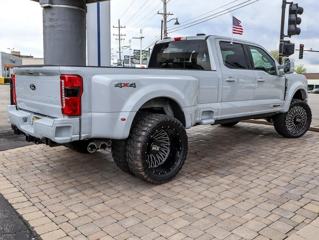 Used 2026 Avalanche Ford LARIAT image 12