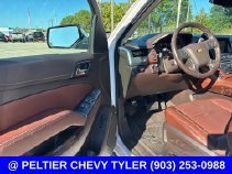Used 2019 IRIDESCENT PEARL TRICOAT Chevrolet Premier image 10