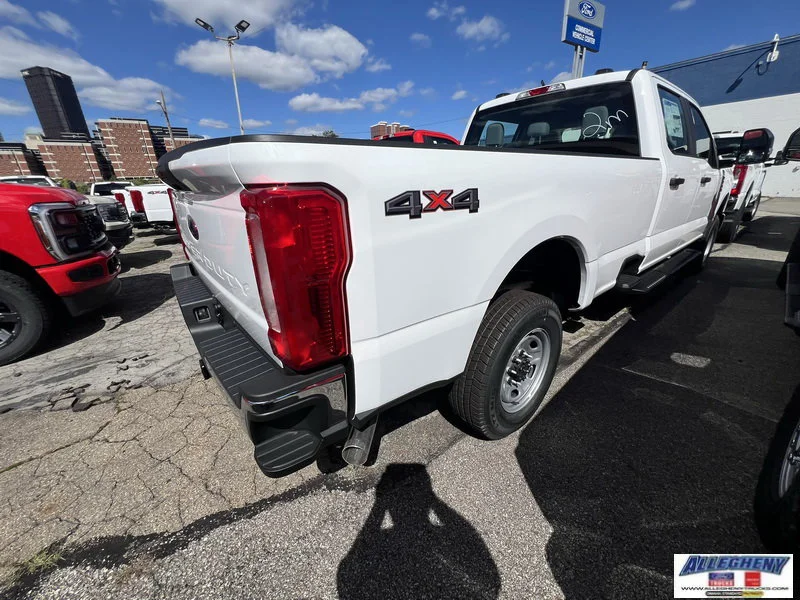 New 2026 Oxford White Ford XL image 3