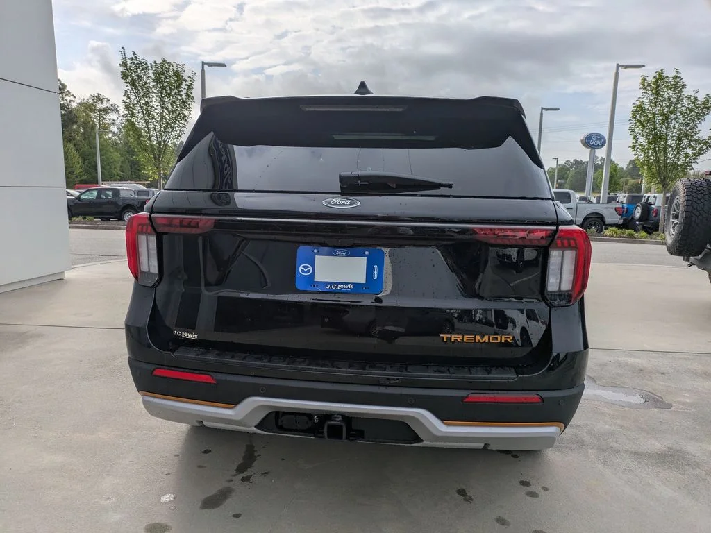 New 2026 Agate Black Metallic Ford Tremor image 5