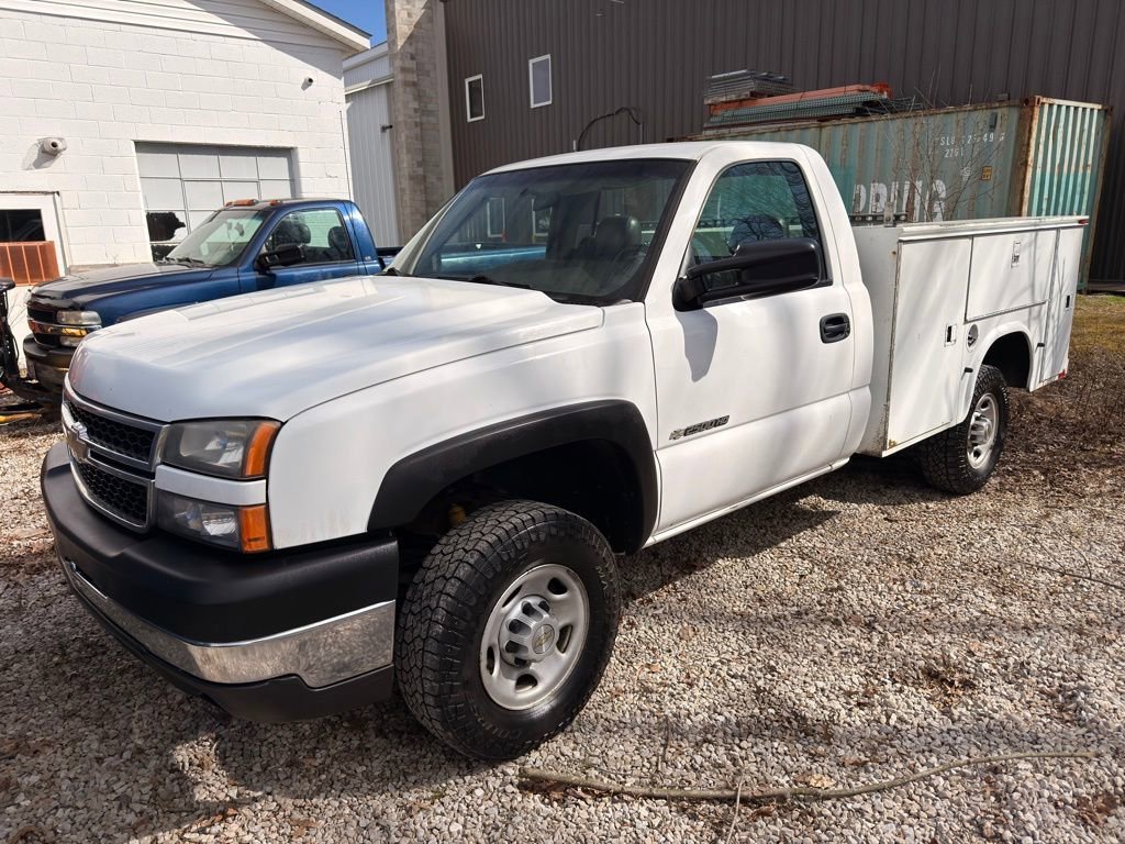 Used 2007 Chevrolet Silverado Classic 2500HD LS with VIN 1GBHC24U77E147596 for sale in Wellington, OH