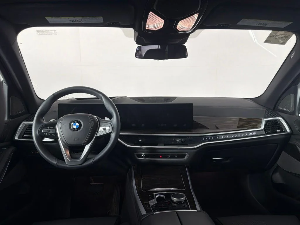 Certified Used 2024 Black Sapphire Metallic BMW xDrive40i image 19