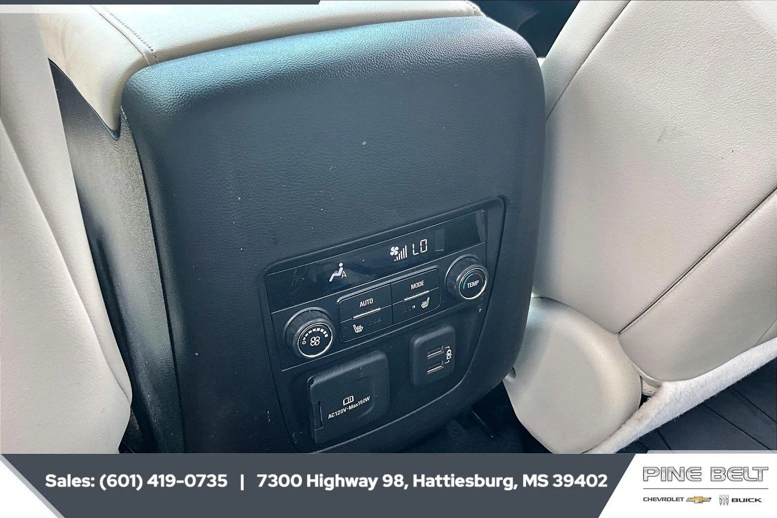 Used 2023 White Frost Tricoat Buick Avenir image 25