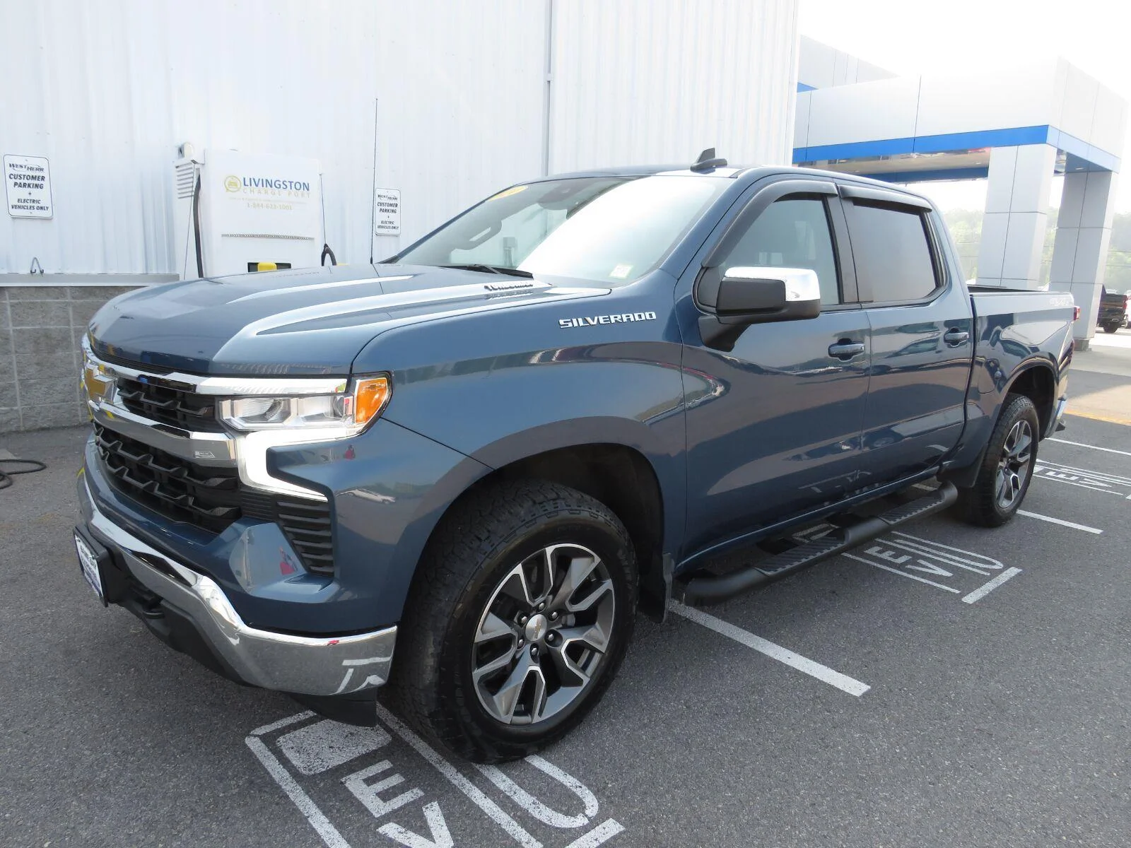 Used 2024 Lakeshore Blue Metallic Chevrolet LT (2FL) image 15