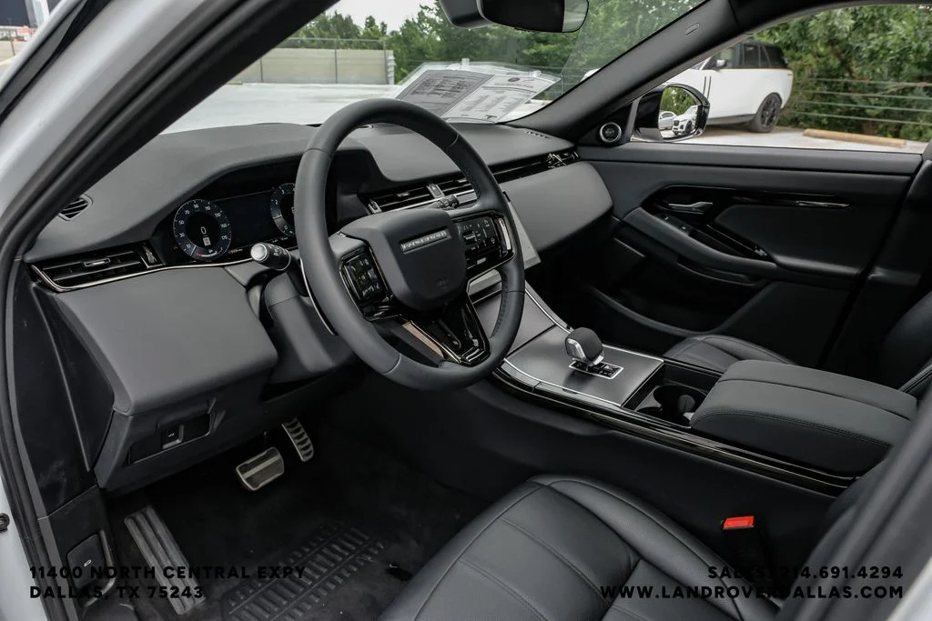 Used 2026 White Land Rover Dynamic image 2