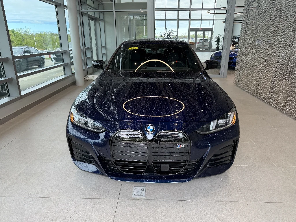 New 2026 Tanzanite Blue II Metallic BMW M60 image 2