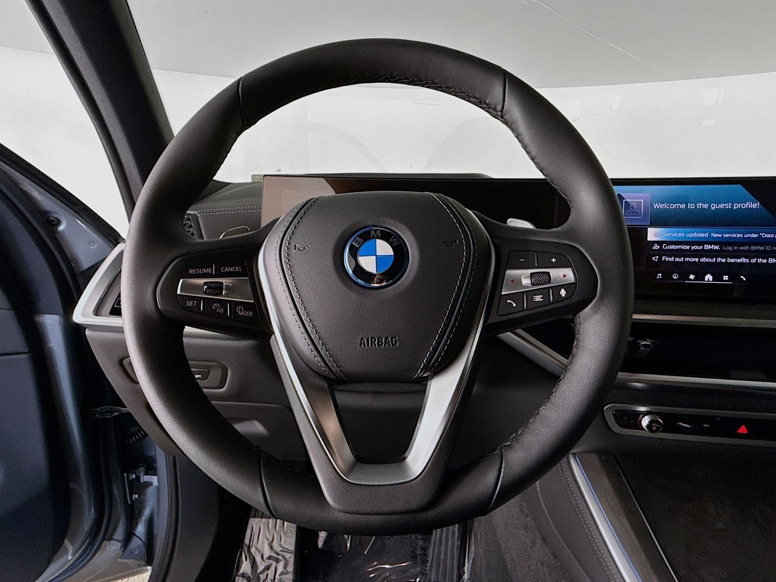 New 2026 Skyscraper Grey Metallic BMW xDrive50e image 11