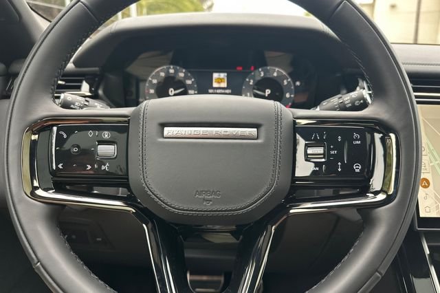 New 2026 Santorini Black Land Rover Dynamic SE image 22