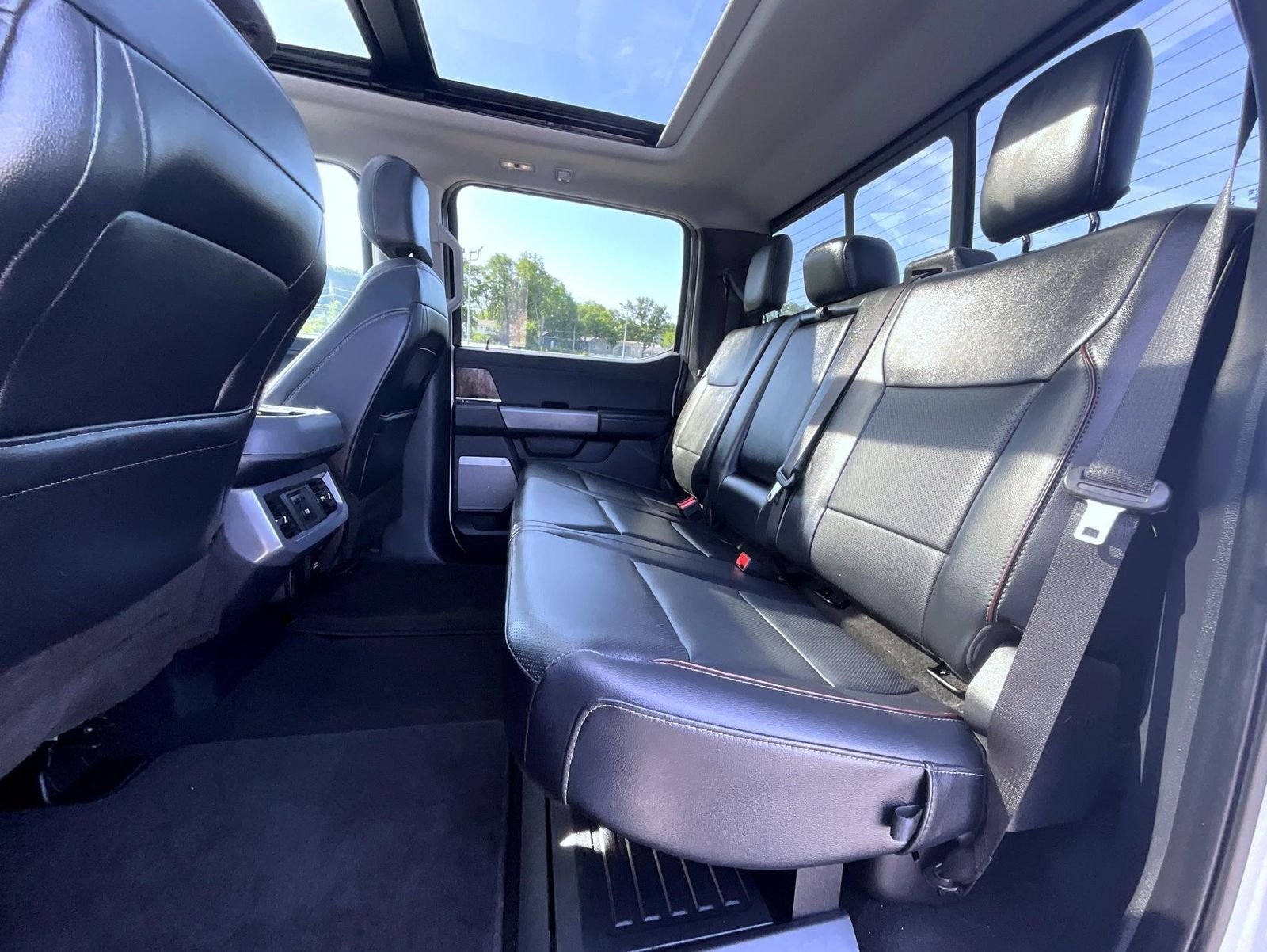 Used 2024 White Ford Lariat image 22