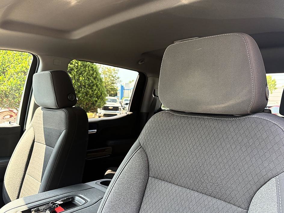 Used 2022 Silver Ice Metallic Chevrolet LT Trail Boss image 17