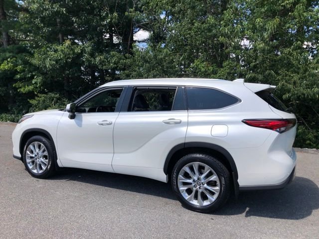Used 2021 Blizzard Pearl Toyota Limited image 6