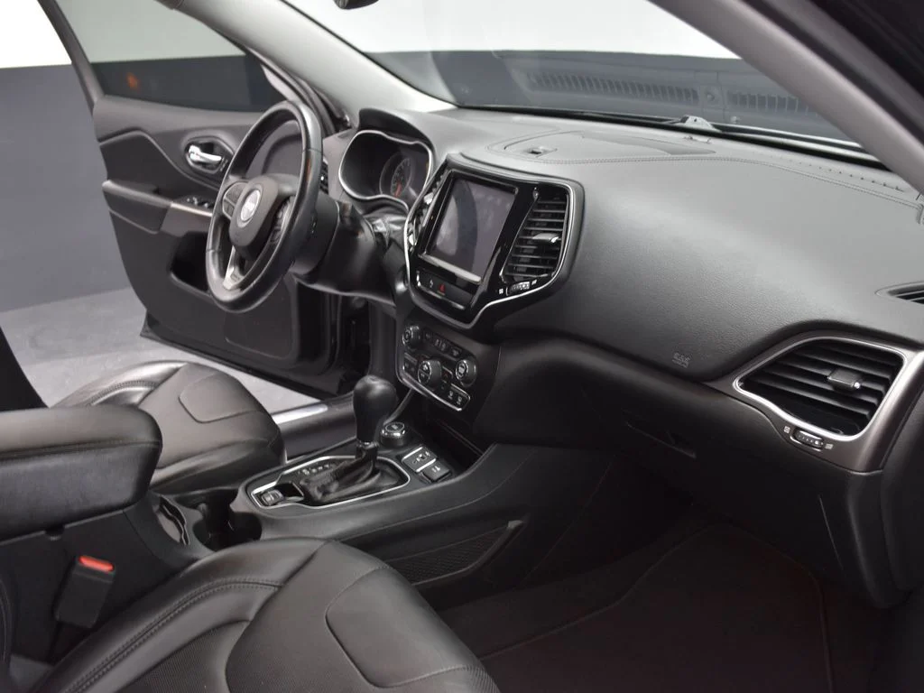 Used 2019 Black Jeep Limited image 25