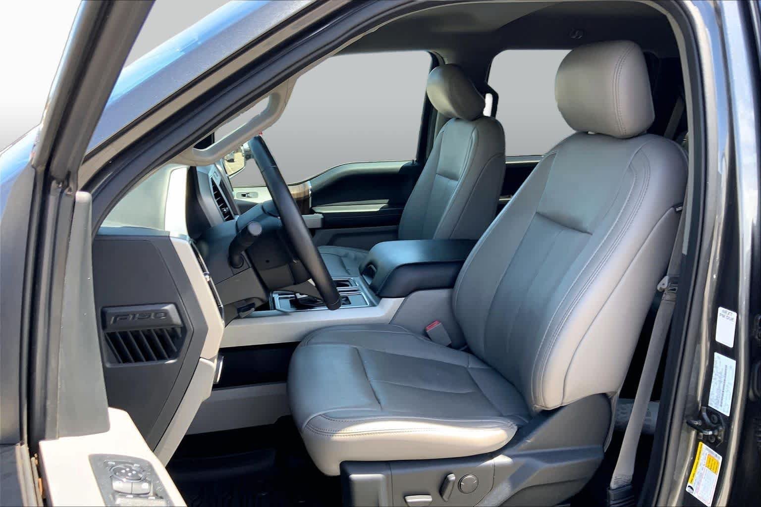 Certified Used 2019 Magnetic Metallic Ford LARIAT image 8