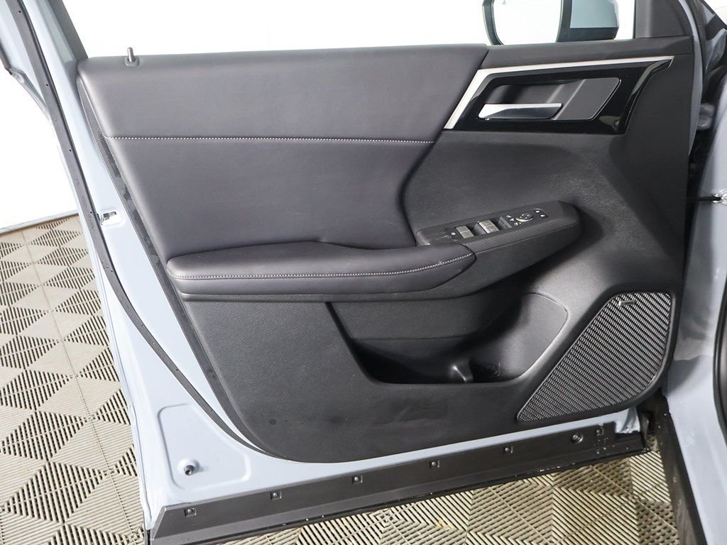 New 2026 Gray Mitsubishi SE image 25