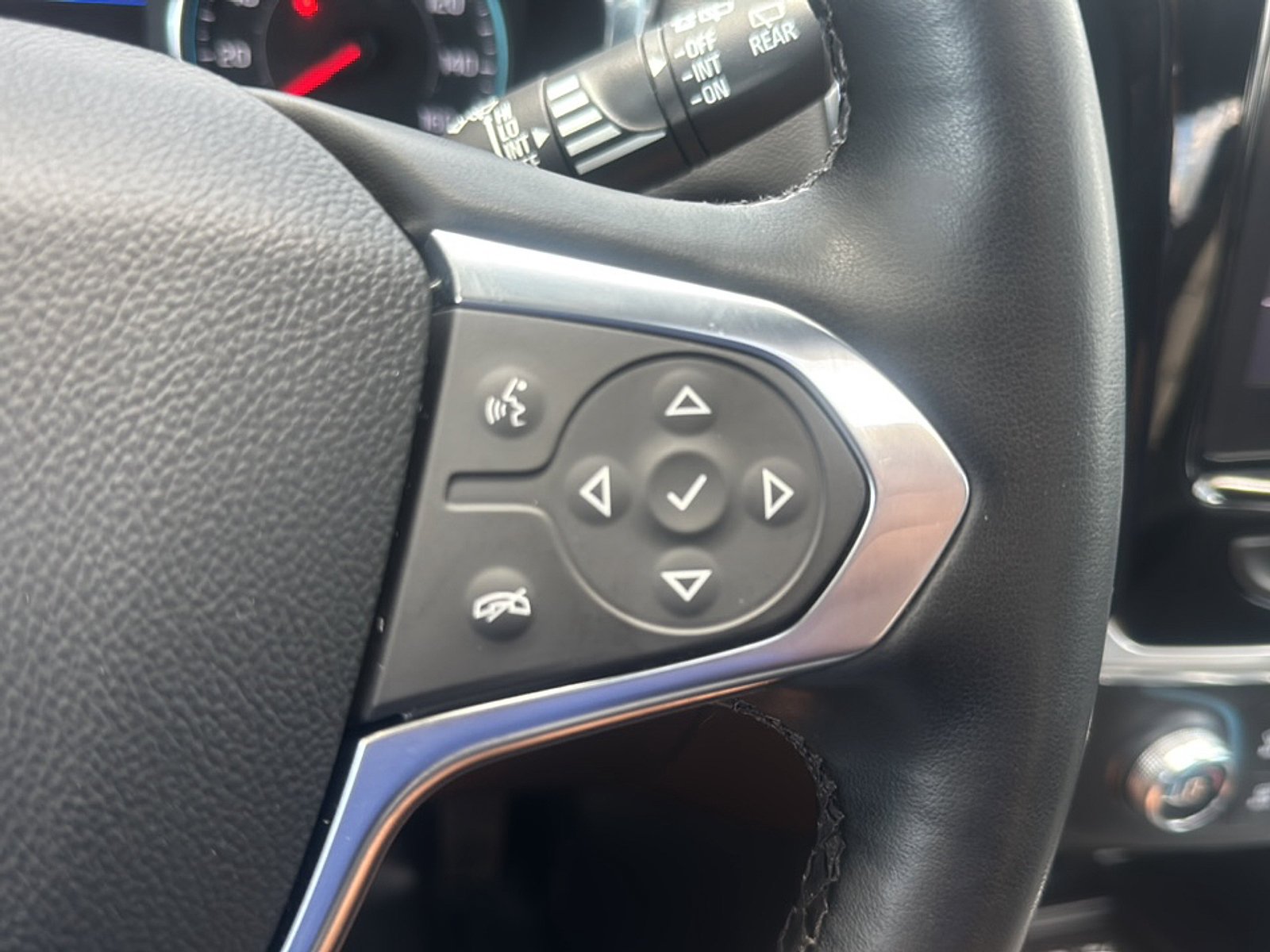 Used 2023 Summit White Chevrolet RS image 36