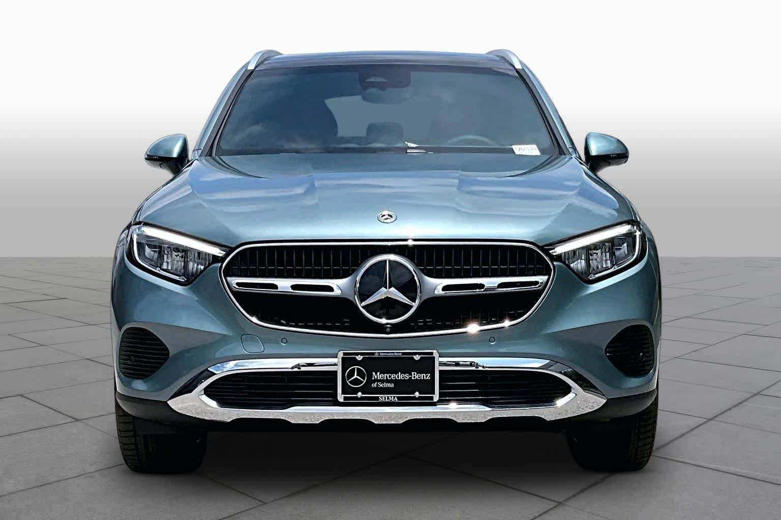 New 2026 Verde Silver Metallic Mercedes-Benz GLC 300 image 3
