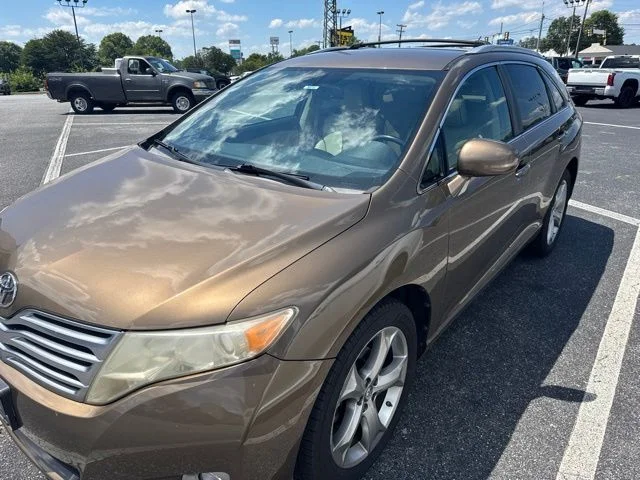 Used 2009 Gold Toyota Base image 3