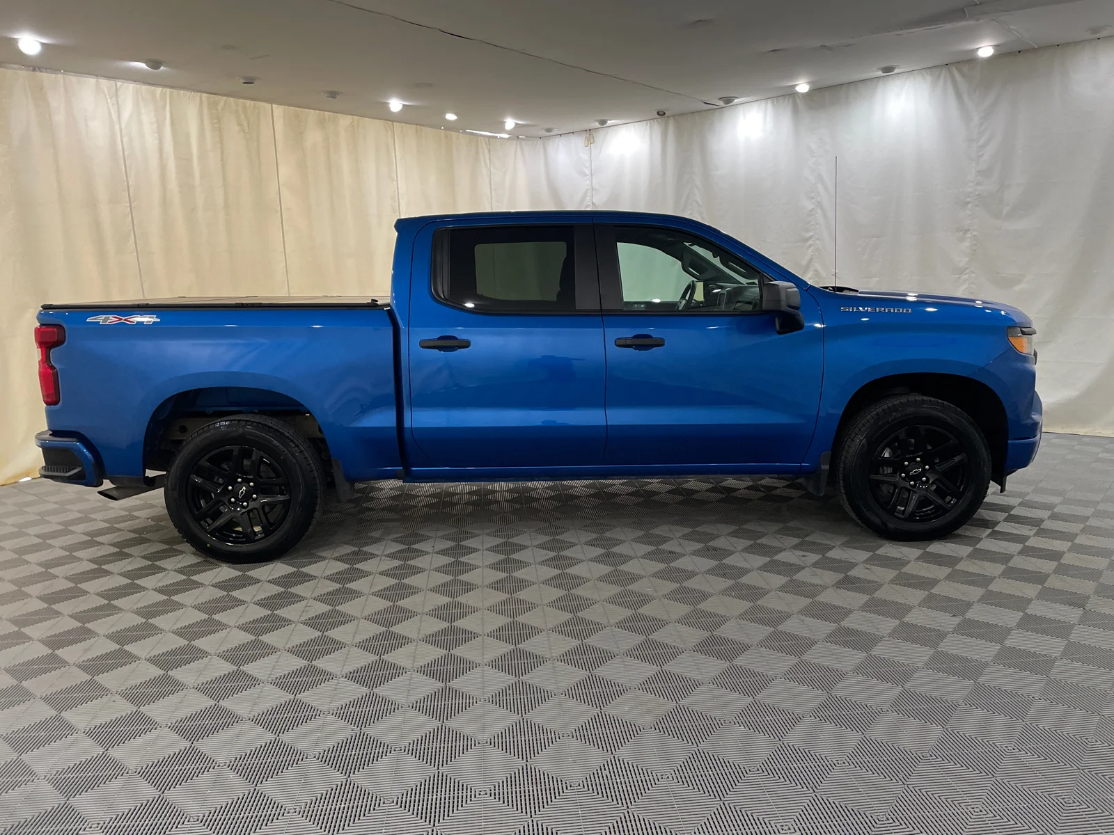 Used 2022 GLACIER BLUE METALLIC Chevrolet Custom image 4