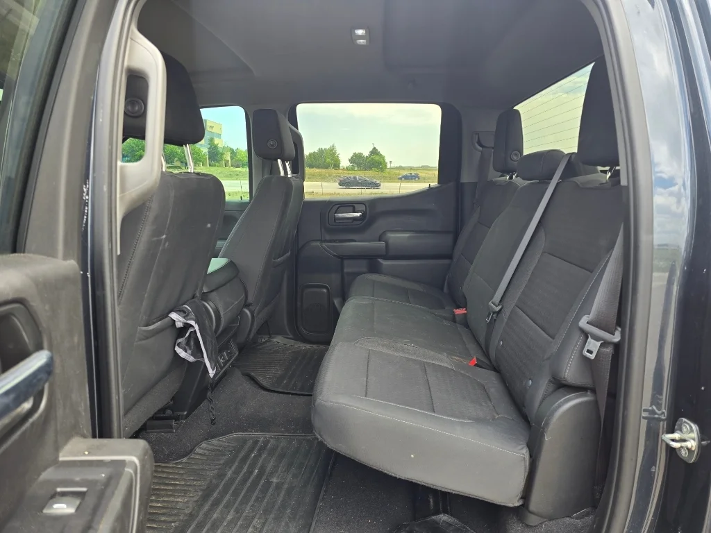 Used 2020 Shadow Gray Metallic Chevrolet LT image 15