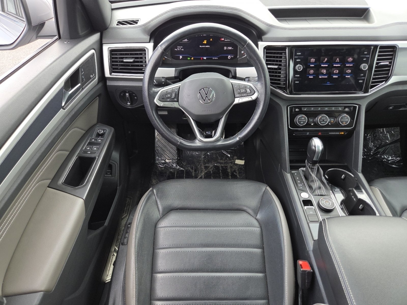 2022 Volkswagen Atlas Cross Sport SEL Premium R-Line - Photo 29