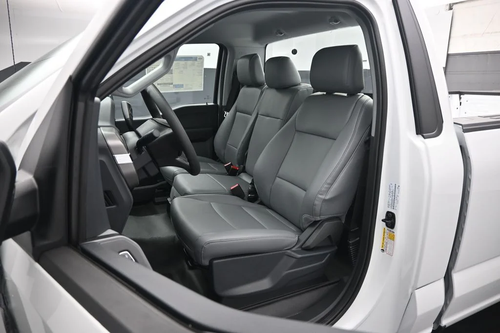 New 2026 Oxford White Ford XL image 8