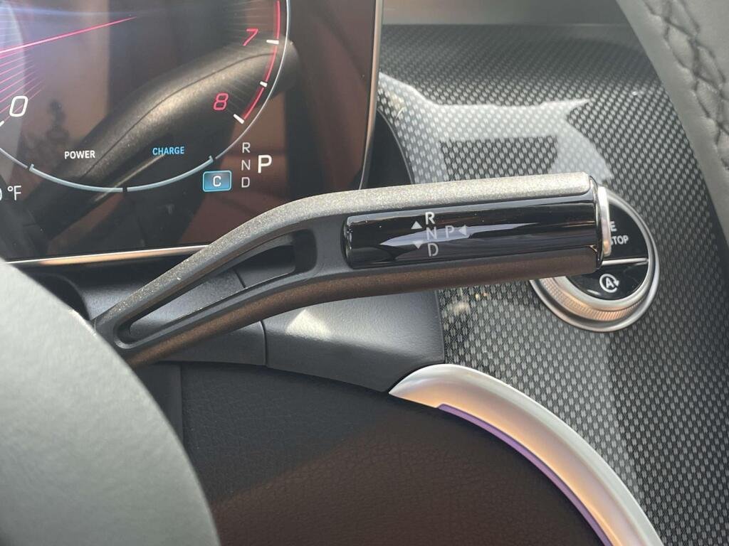 New 2027 Graphite Grey Metallic Mercedes-Benz GLC 300 image 35