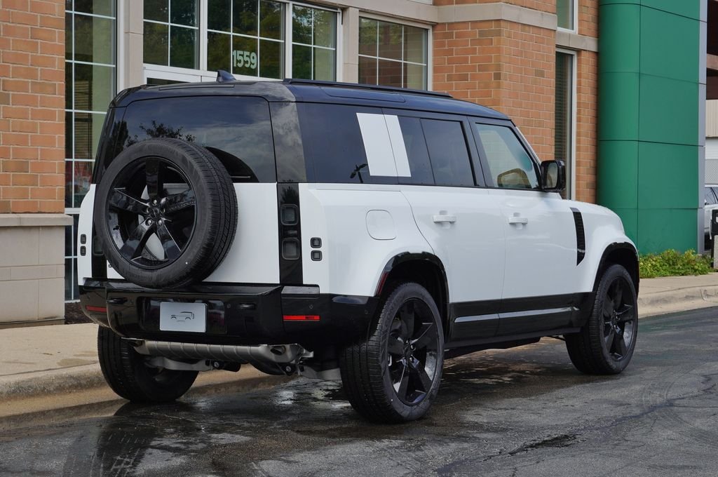 New 2026 Fuji White Land Rover X-Dynamic SE image 6