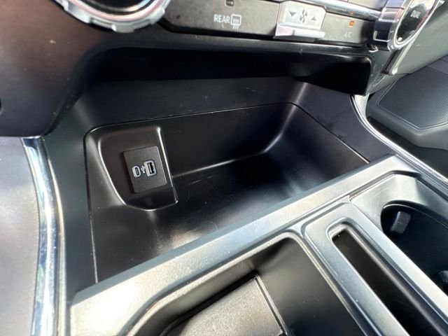 Used 2024 Black Ford XLT image 18